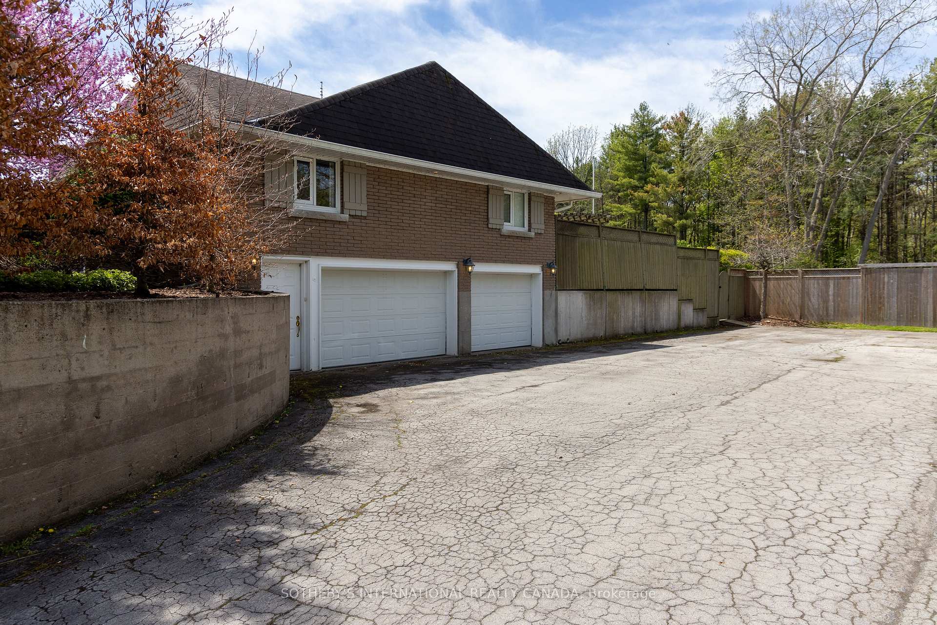 Photo 6 of 9317 Niagara River Parkway, Niagara Falls, Lyons Creek — HOMEH