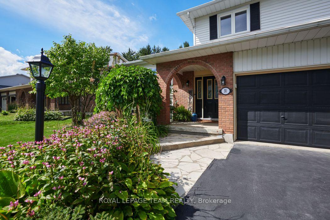 Photo 4 of 31 Elke Drive, Ottawa, Barrhaven - Knollsbrook — HOMEH