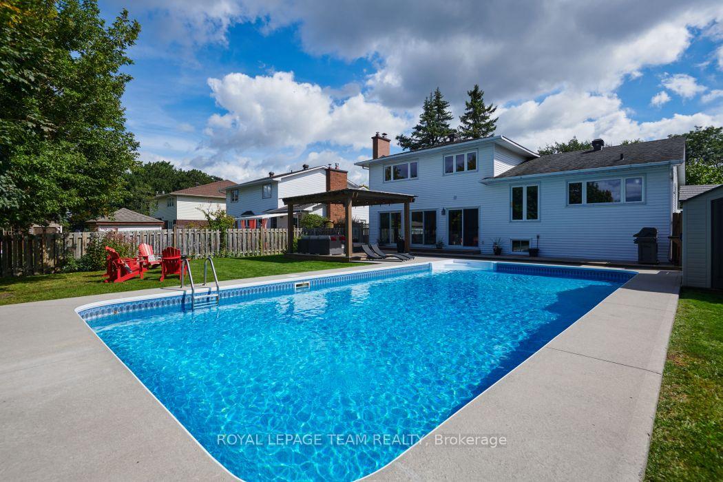 Photo 12 of 31 Elke Drive, Ottawa, Barrhaven - Knollsbrook — HOMEH
