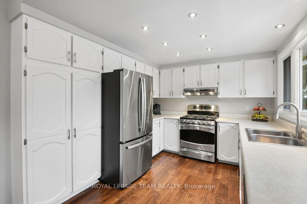 Photo 22 of 31 Elke Drive, Ottawa, Barrhaven - Knollsbrook — HOMEH
