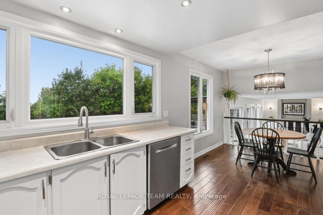 Photo 24 of 31 Elke Drive, Ottawa, Barrhaven - Knollsbrook — HOMEH