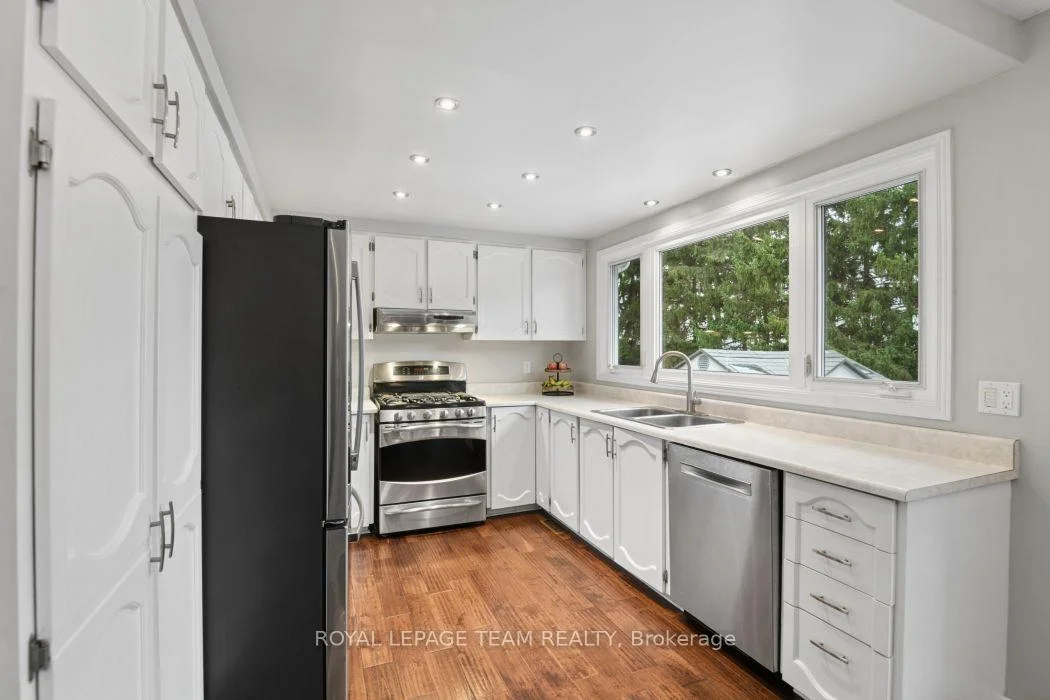 Photo 23 of 31 Elke Drive, Ottawa, Barrhaven - Knollsbrook — HOMEH