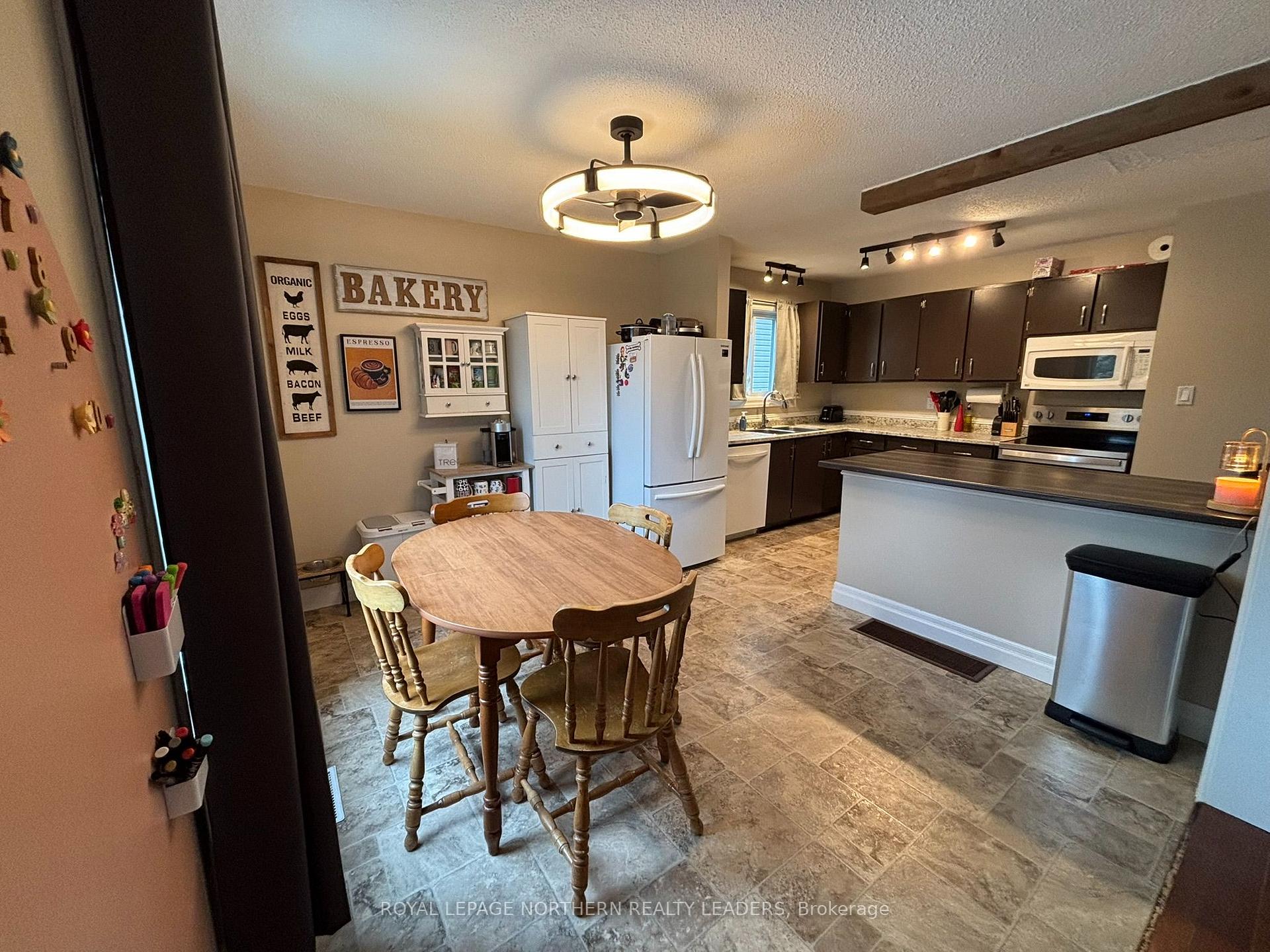 Photo 8 of 1151 Gatineau Boulevard, Timmins, MTJ - Main Area — HOMEH