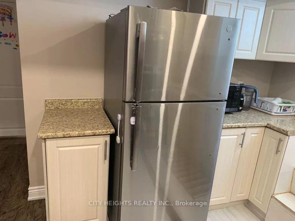 Photo 2 of Unit Basement, 269 Elbern Markell Drive, Brampton, Credit Valley — HOMEH