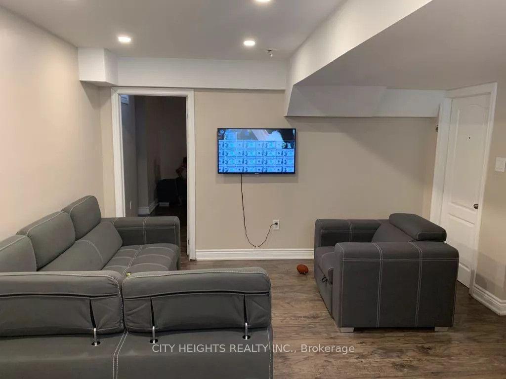 Photo 6 of Unit Basement, 269 Elbern Markell Drive, Brampton, Credit Valley — HOMEH
