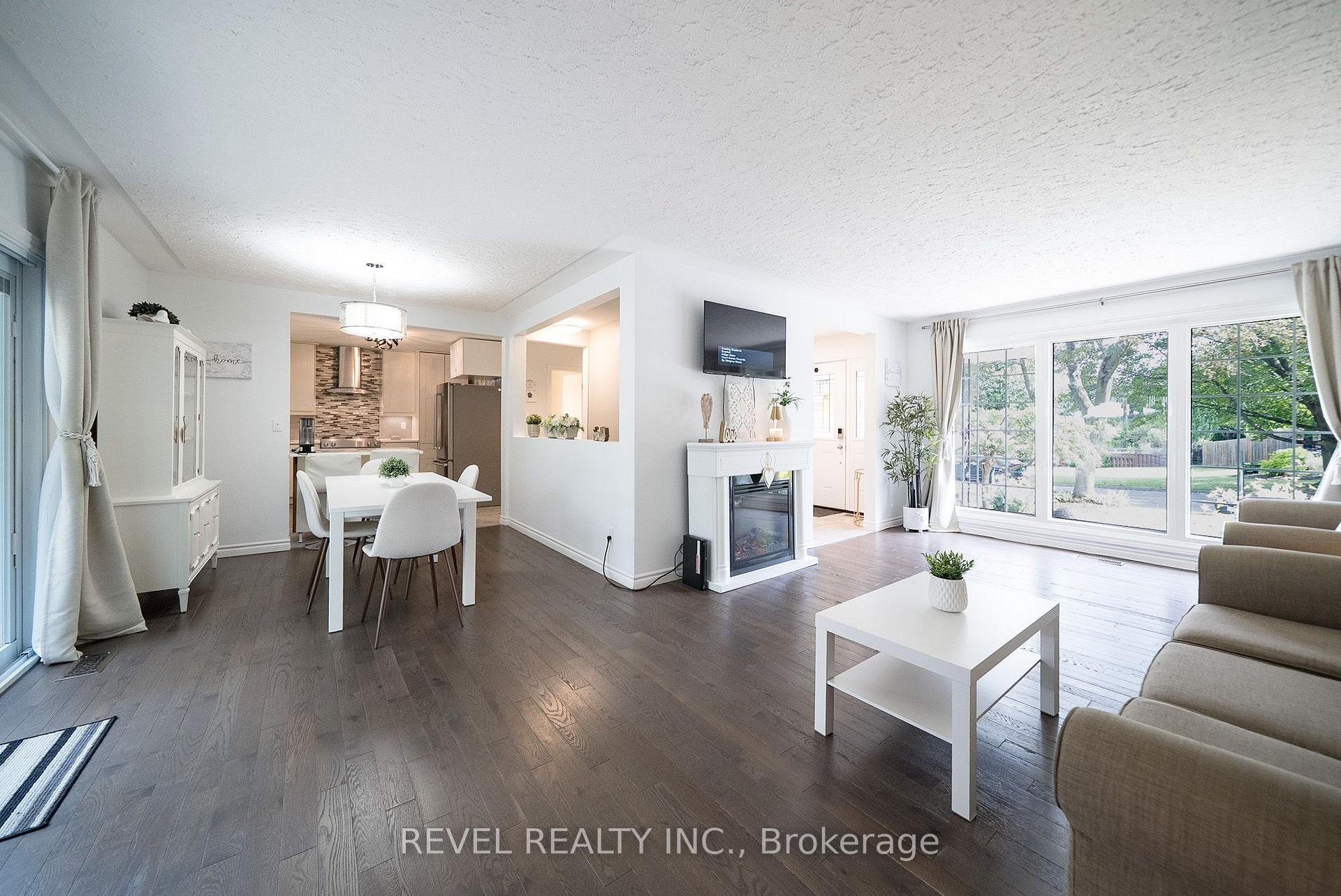 Photo 5 of 70 Berkley Crescent, Norfolk, Simcoe — HOMEH