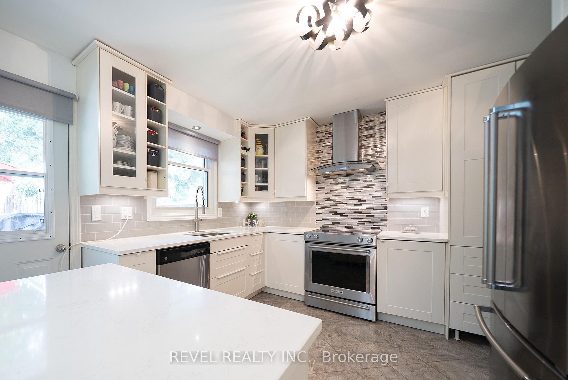 Photo 10 of 70 Berkley Crescent, Norfolk, Simcoe — HOMEH