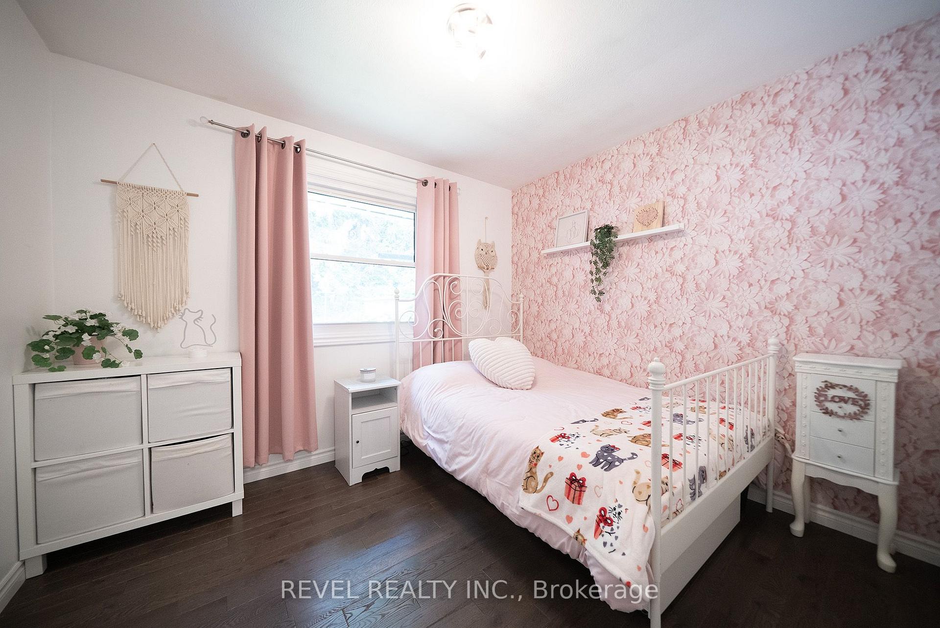 Photo 13 of 70 Berkley Crescent, Norfolk, Simcoe — HOMEH