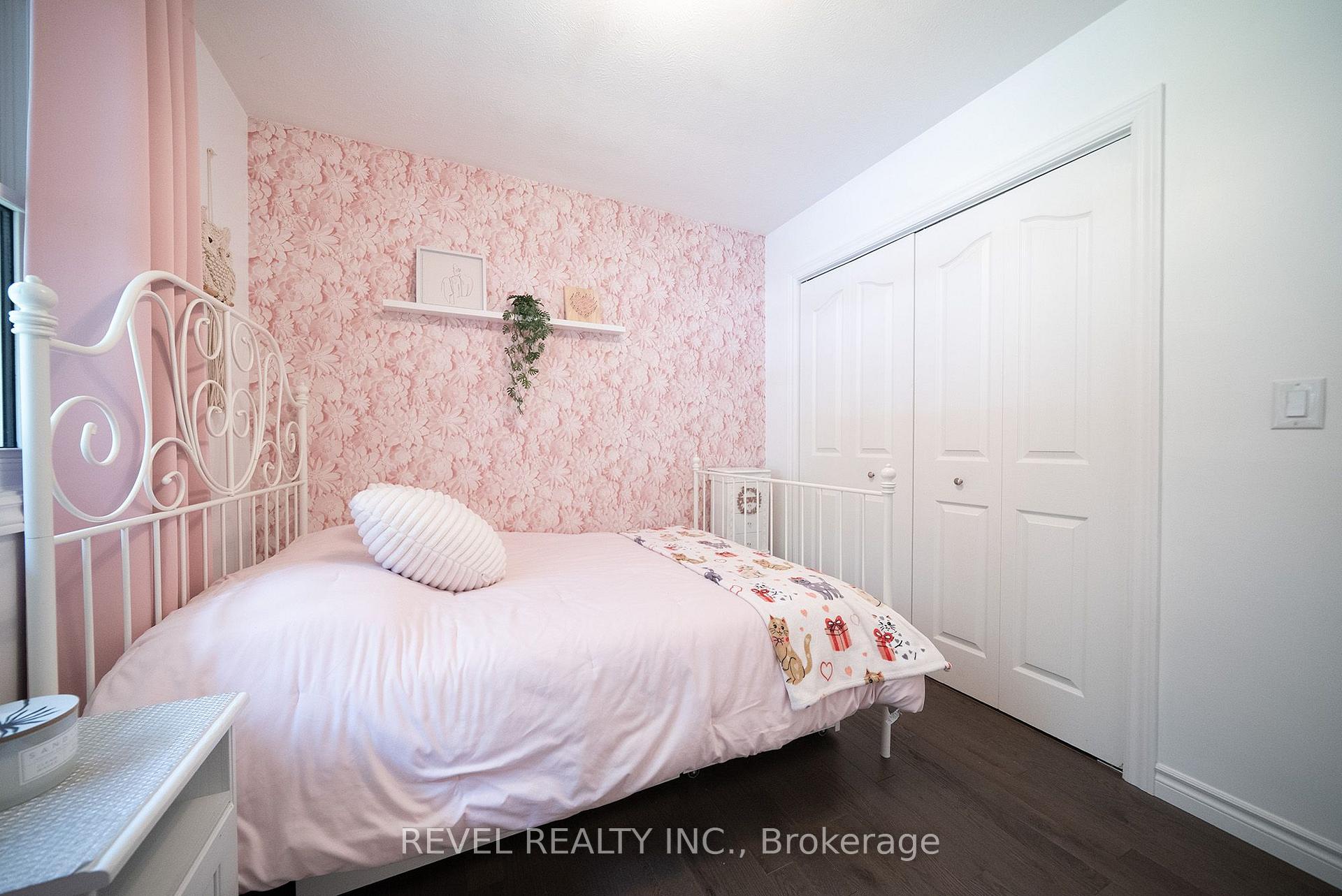 Photo 14 of 70 Berkley Crescent, Norfolk, Simcoe — HOMEH