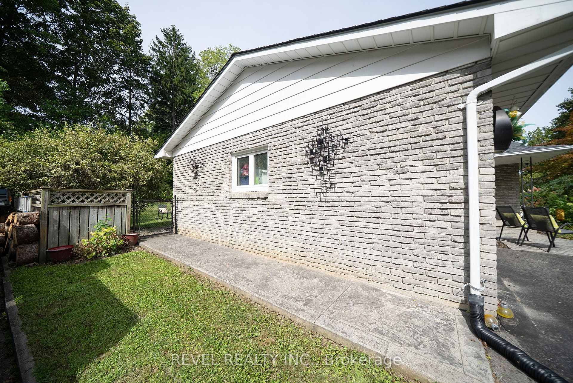 Photo 30 of 70 Berkley Crescent, Norfolk, Simcoe — HOMEH