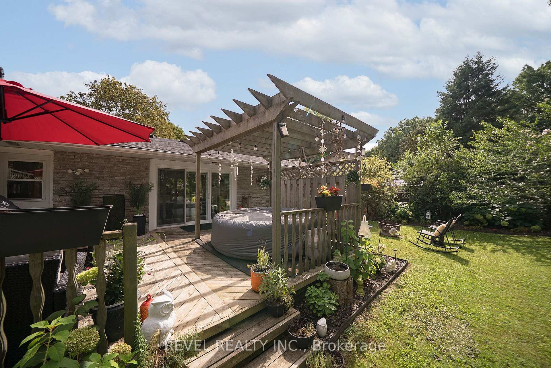 Photo 33 of 70 Berkley Crescent, Norfolk, Simcoe — HOMEH