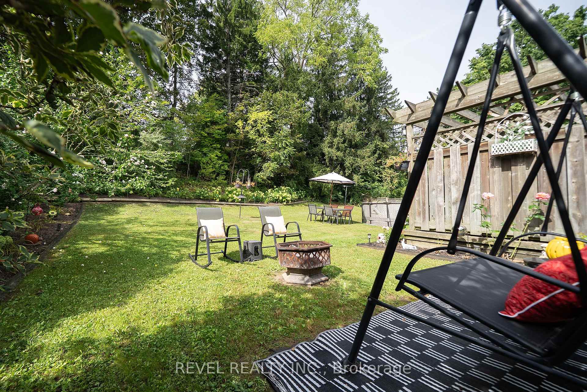 Photo 34 of 70 Berkley Crescent, Norfolk, Simcoe — HOMEH