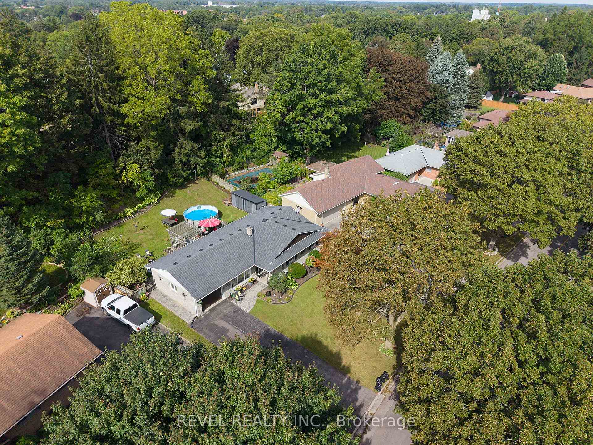 Photo 39 of 70 Berkley Crescent, Norfolk, Simcoe — HOMEH