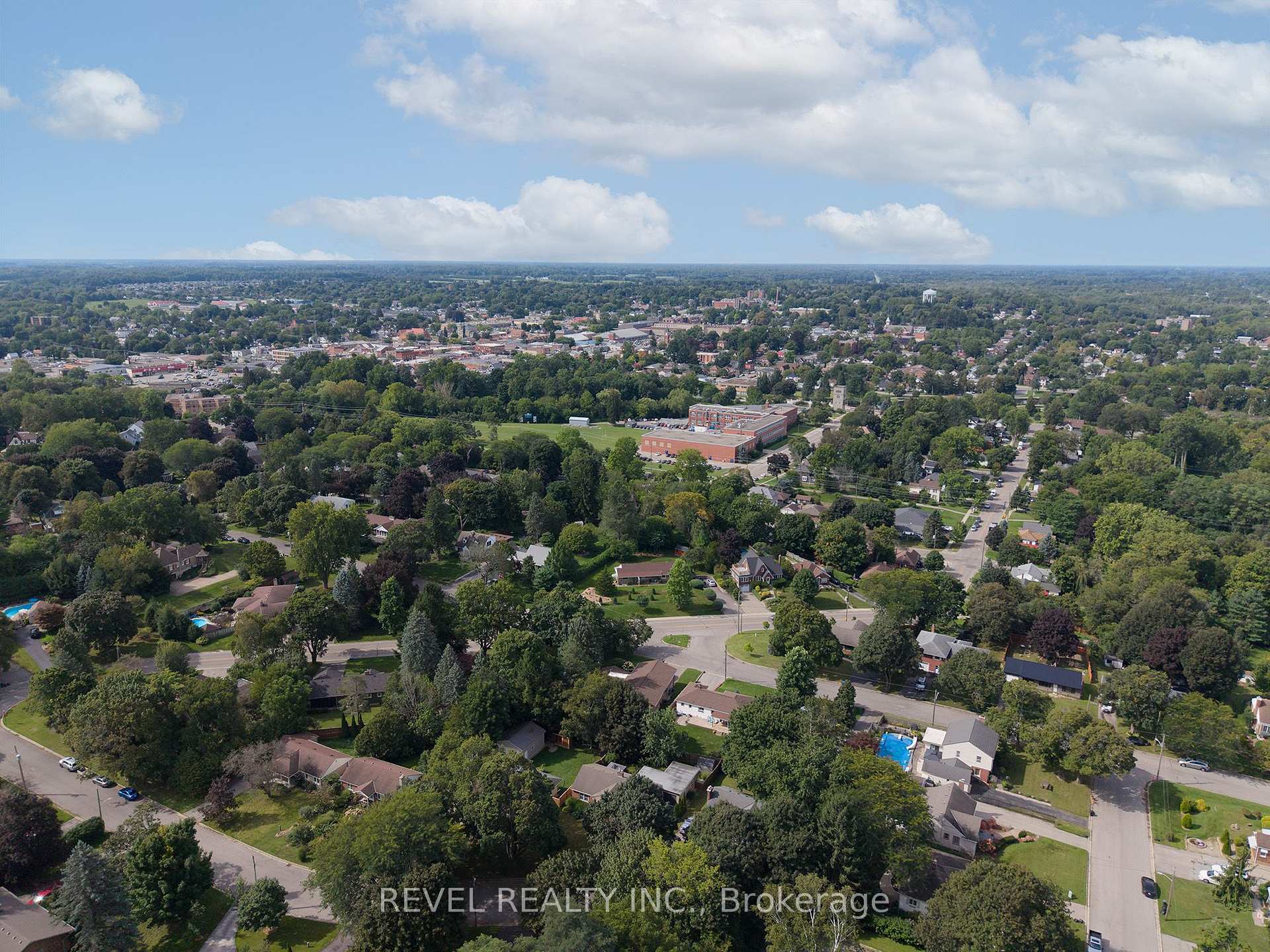 Photo 40 of 70 Berkley Crescent, Norfolk, Simcoe — HOMEH