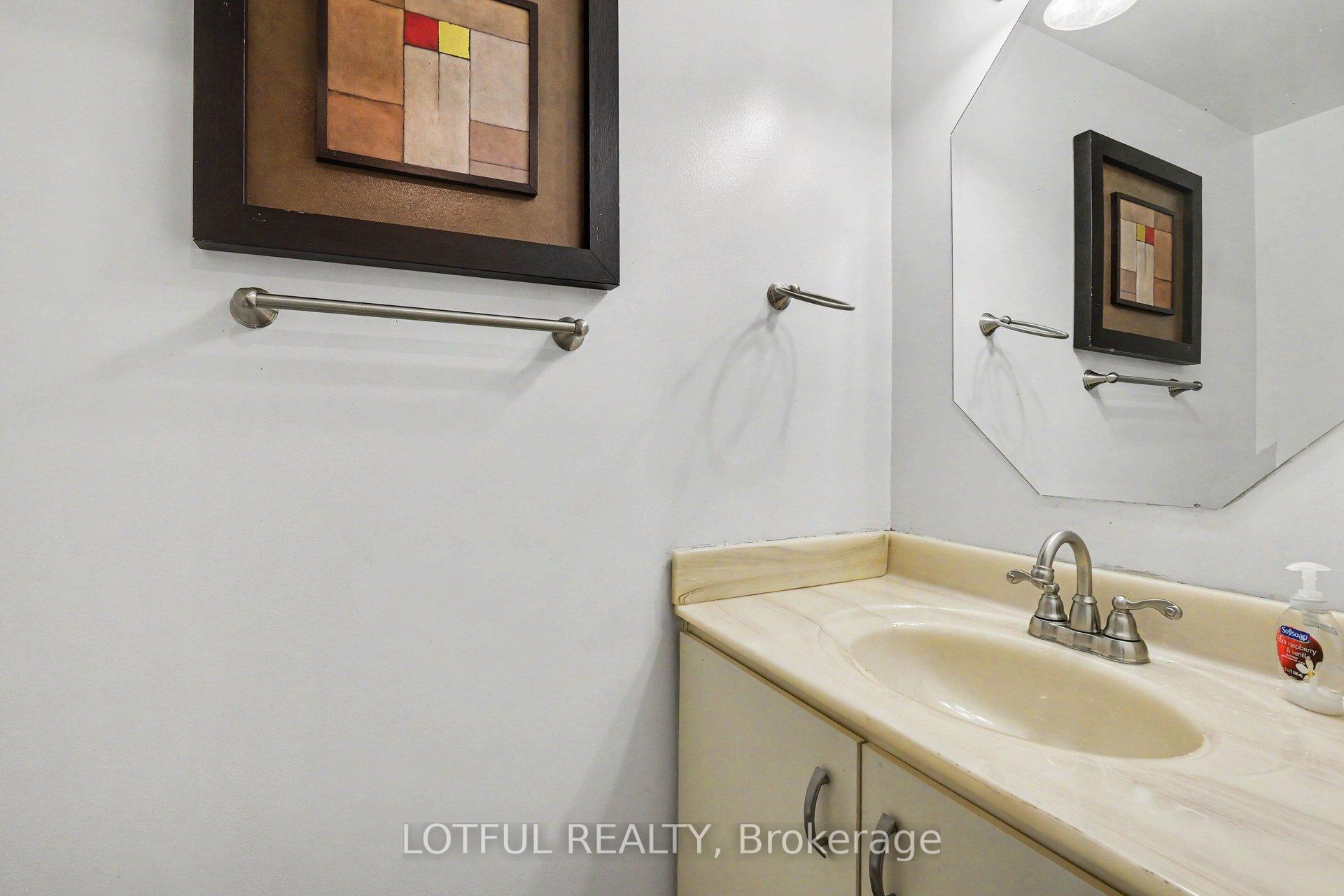 Photo 13 of 52 Fair Oaks Crescent, Ottawa, Craig Henry/Woodvale — HOMEH