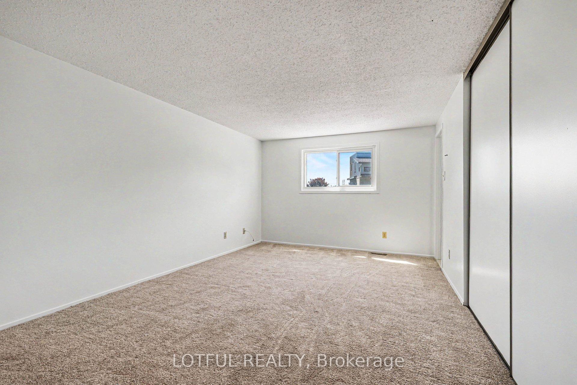 Photo 14 of 52 Fair Oaks Crescent, Ottawa, Craig Henry/Woodvale — HOMEH
