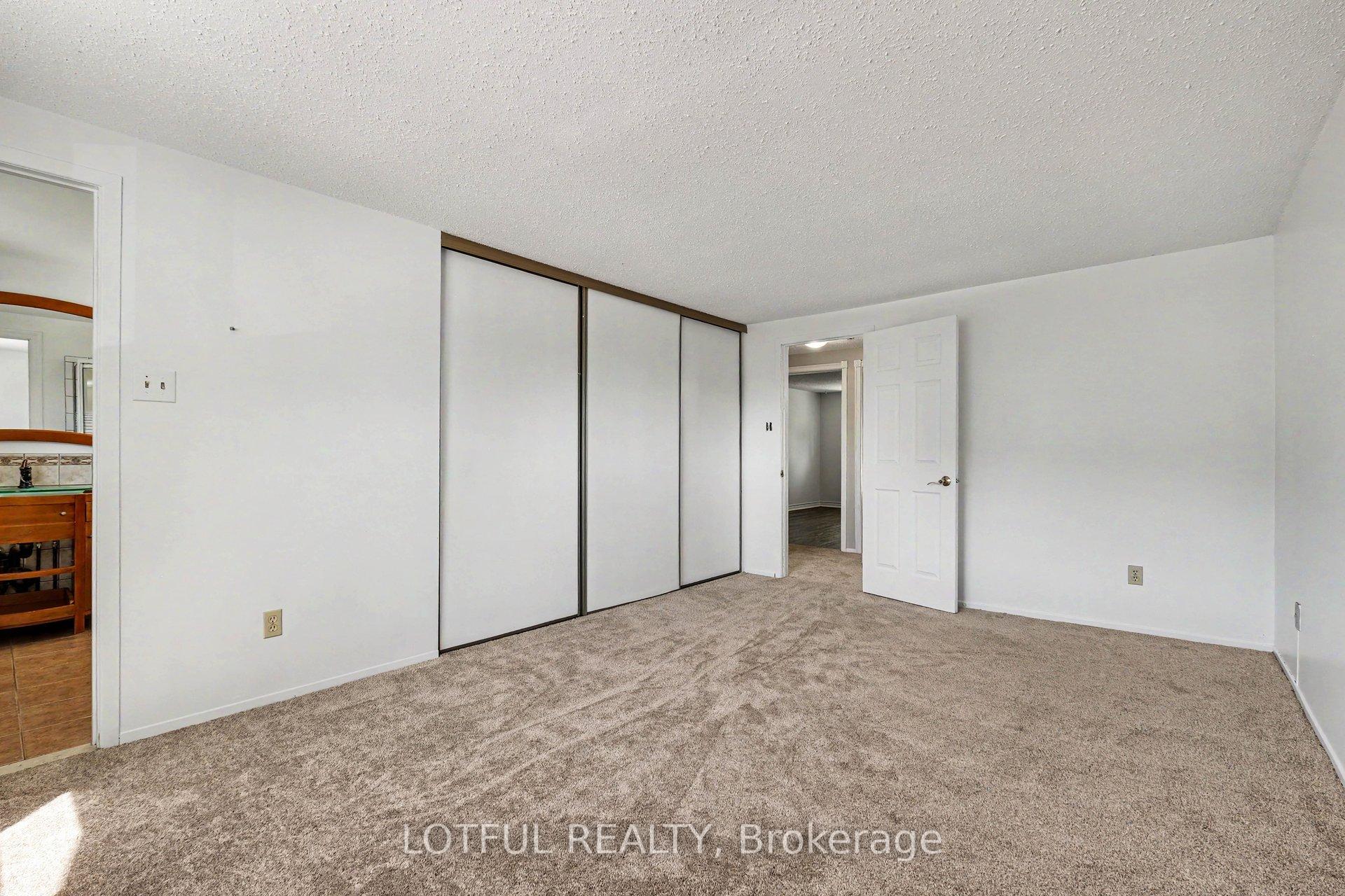 Photo 15 of 52 Fair Oaks Crescent, Ottawa, Craig Henry/Woodvale — HOMEH