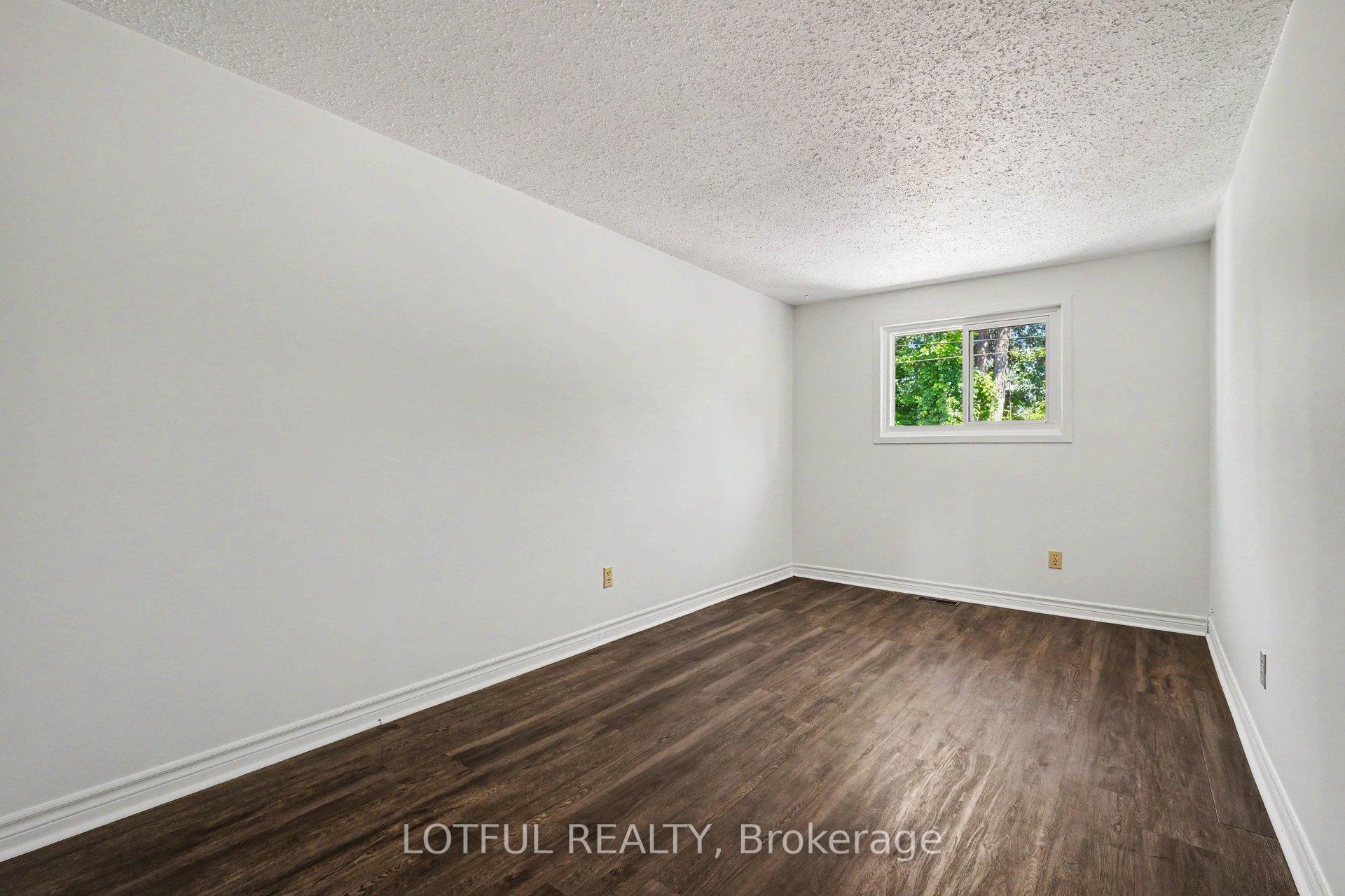 Photo 18 of 52 Fair Oaks Crescent, Ottawa, Craig Henry/Woodvale — HOMEH