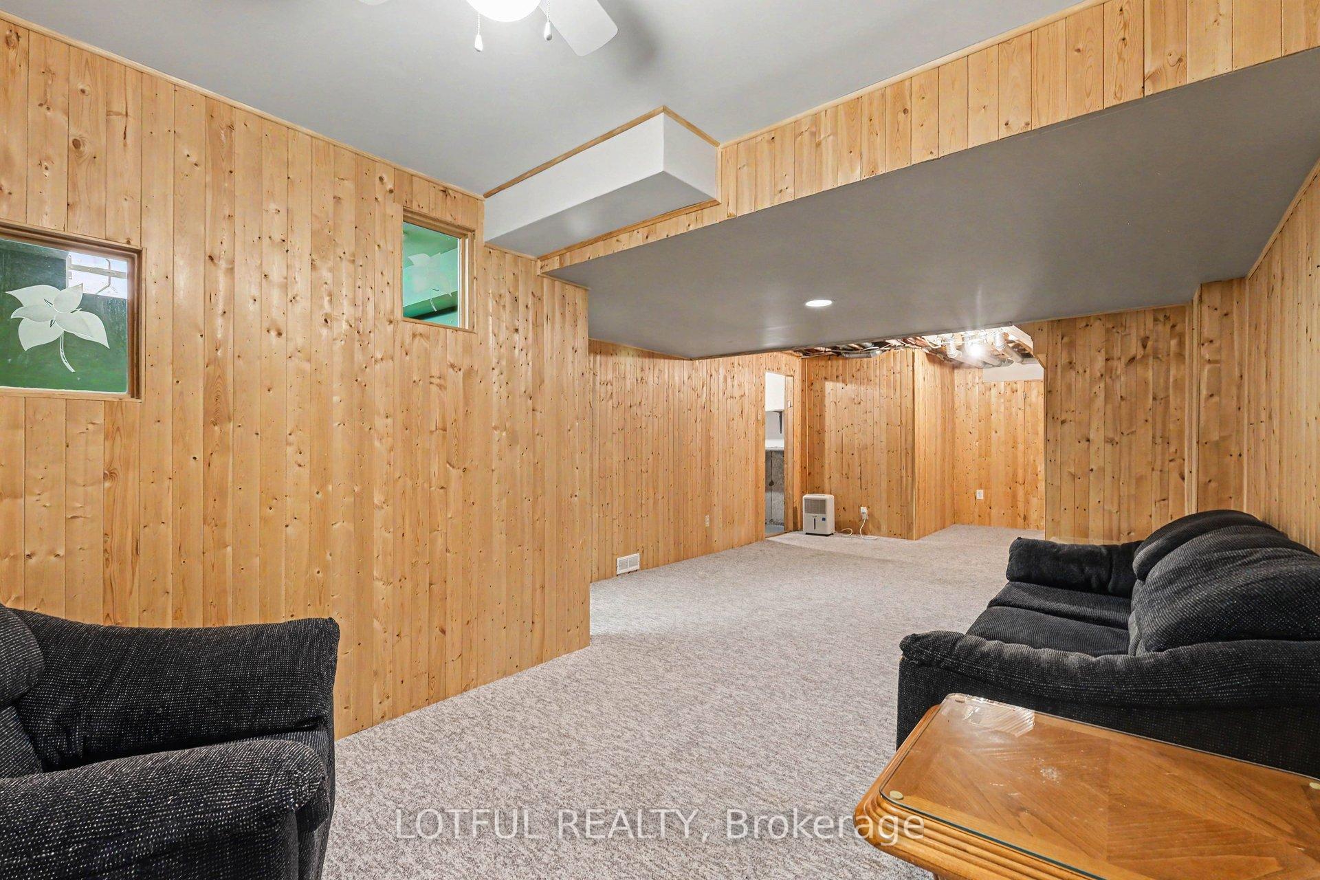 Photo 19 of 52 Fair Oaks Crescent, Ottawa, Craig Henry/Woodvale — HOMEH