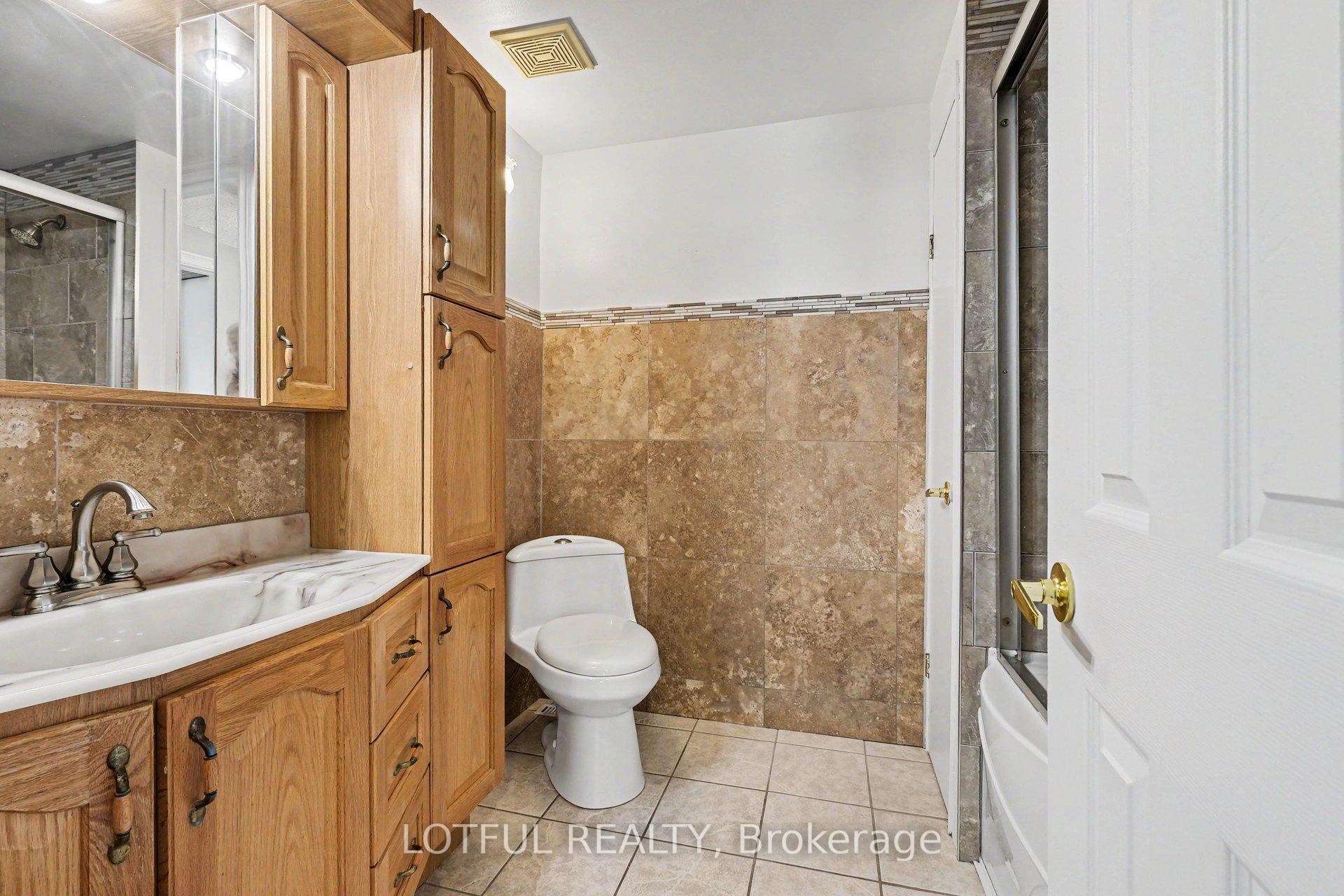 Photo 20 of 52 Fair Oaks Crescent, Ottawa, Craig Henry/Woodvale — HOMEH