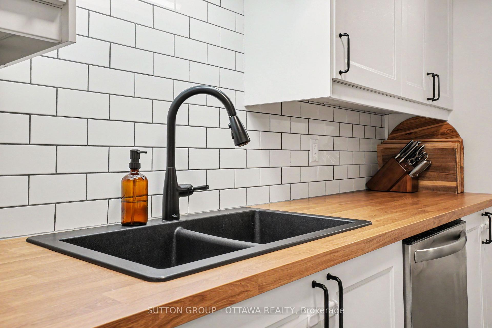 Photo 7 of 1624 Cheevers Crescent, Ottawa, Fallingbrook/Pineridge — HOMEH