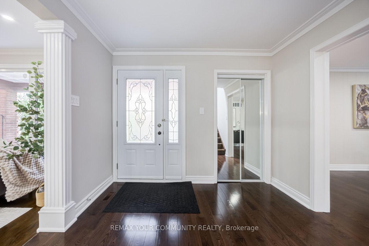 Photo 4 of 31 Clovercrest Road, North York, Don Valley Village — HOMEH