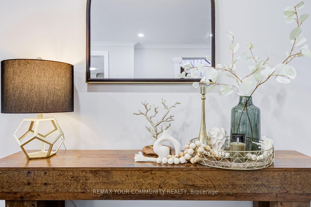 Photo 15 of 31 Clovercrest Road, North York, Don Valley Village — HOMEH