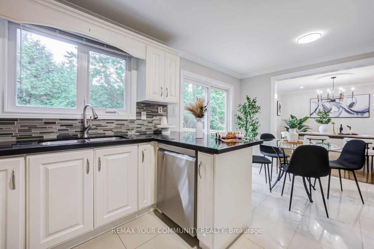 Photo 19 of 31 Clovercrest Road, North York, Don Valley Village — HOMEH