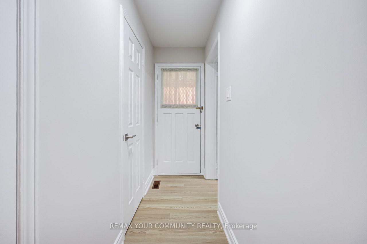 Photo 22 of 31 Clovercrest Road, North York, Don Valley Village — HOMEH