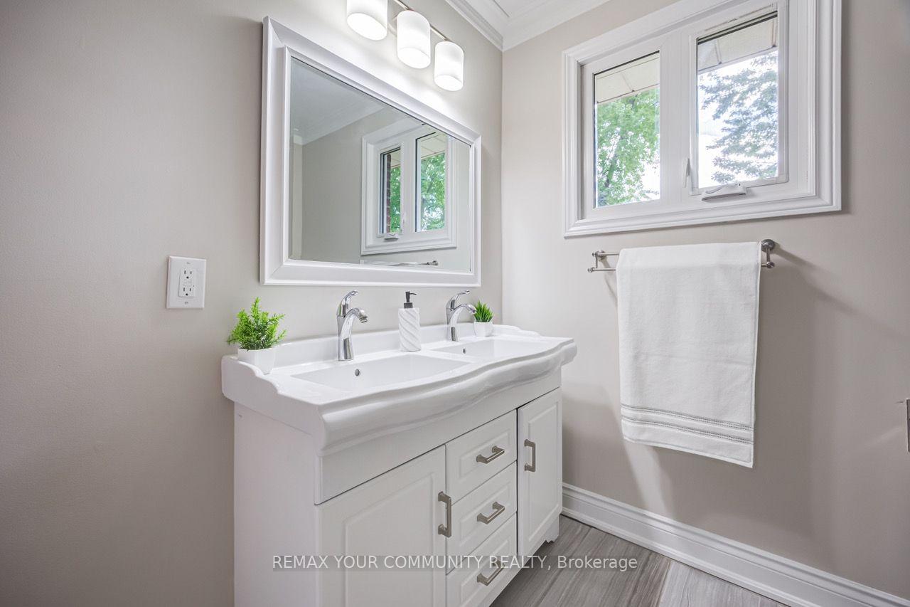 Photo 32 of 31 Clovercrest Road, North York, Don Valley Village — HOMEH