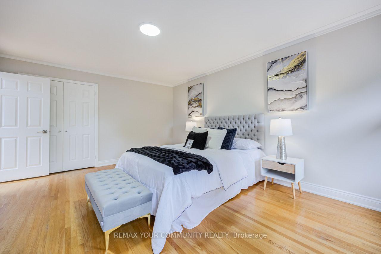 Photo 37 of 31 Clovercrest Road, North York, Don Valley Village — HOMEH