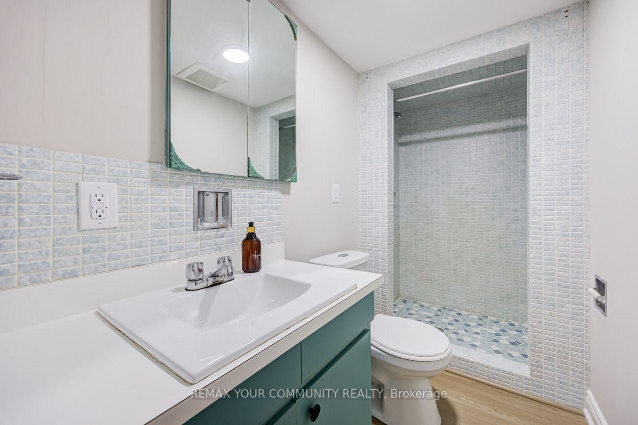 Photo 41 of 31 Clovercrest Road, North York, Don Valley Village — HOMEH