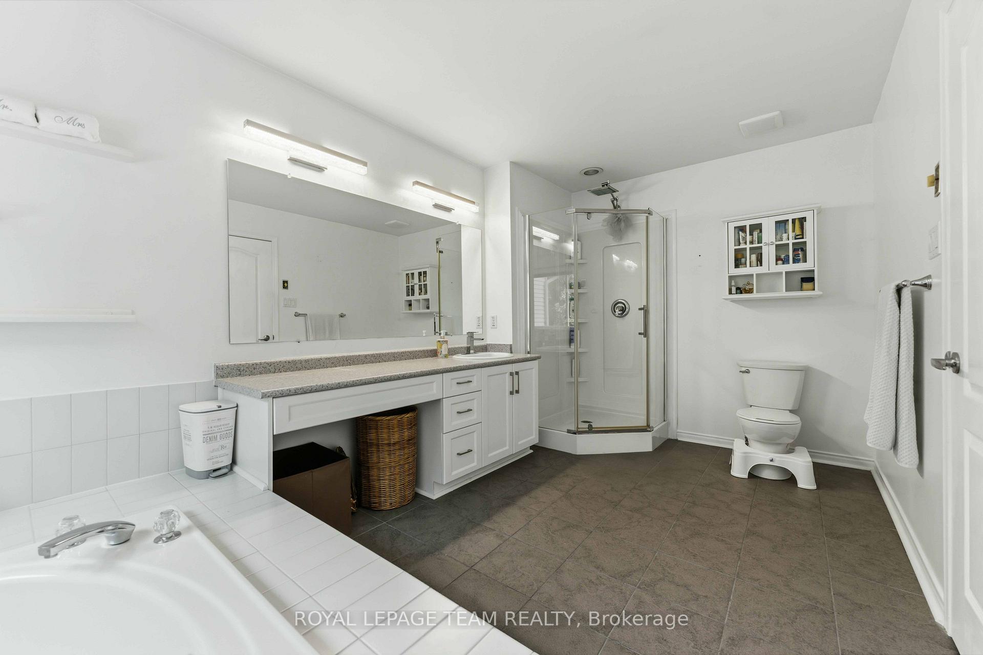 Photo 23 of 76 Hunter's Glen Crescent, Ottawa, Hunt Club Park/Greenboro — HOMEH