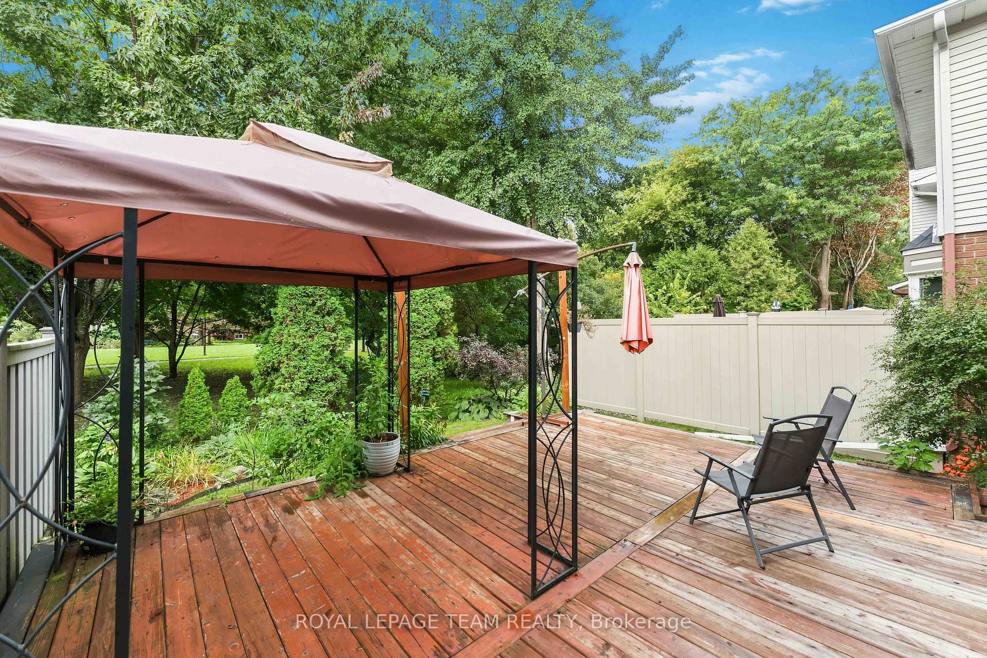Photo 42 of 76 Hunter's Glen Crescent, Ottawa, Hunt Club Park/Greenboro — HOMEH