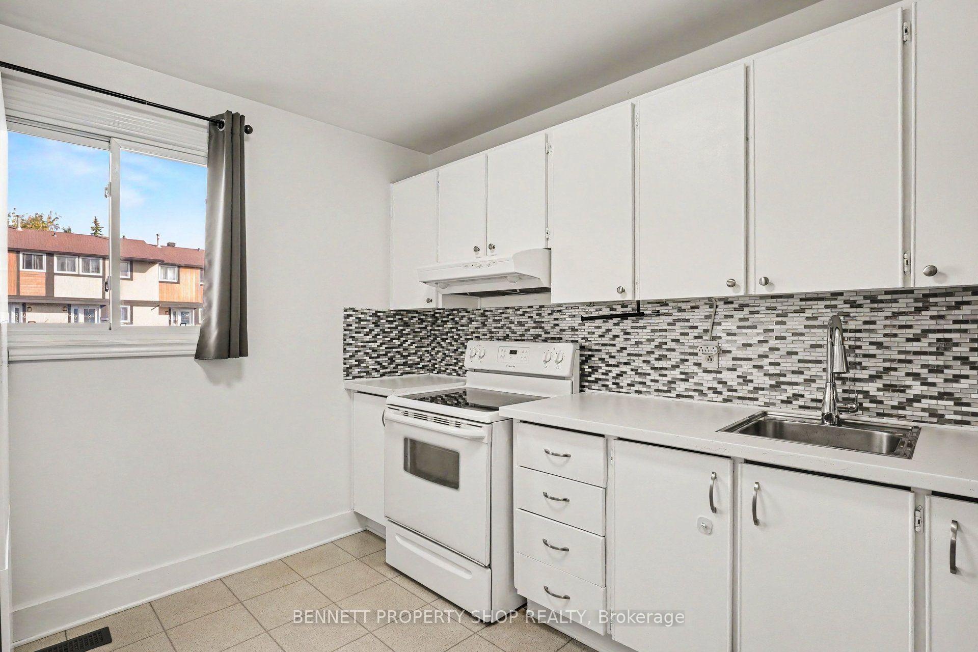 Photo 8 of Unit 39, 3411 Paul Anka Drive, Ottawa, Hunt Club — HOMEH
