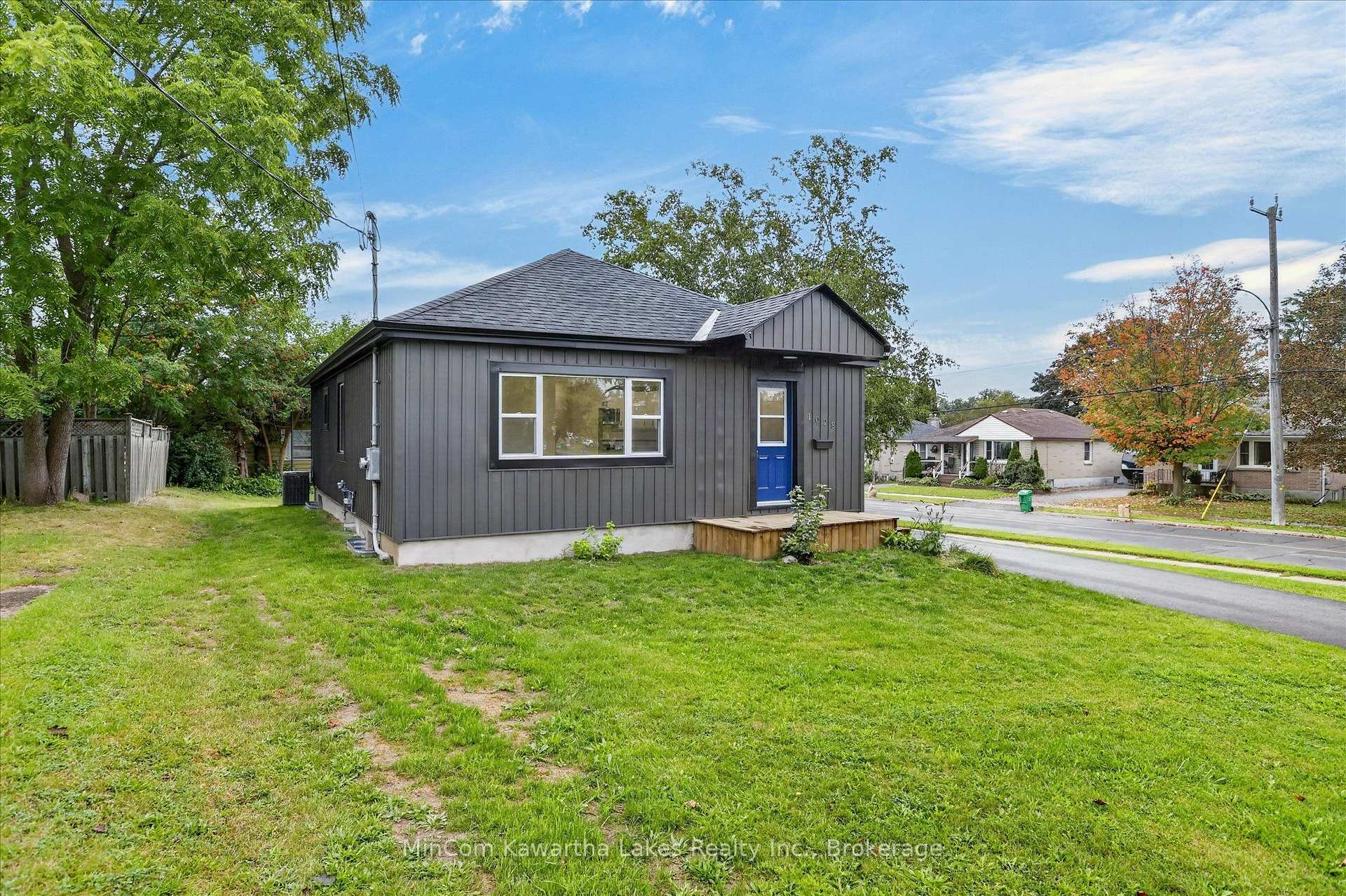 Photo 3 of 1028 Western Avenue, Peterborough, Otonabee Ward 1 — HOMEH