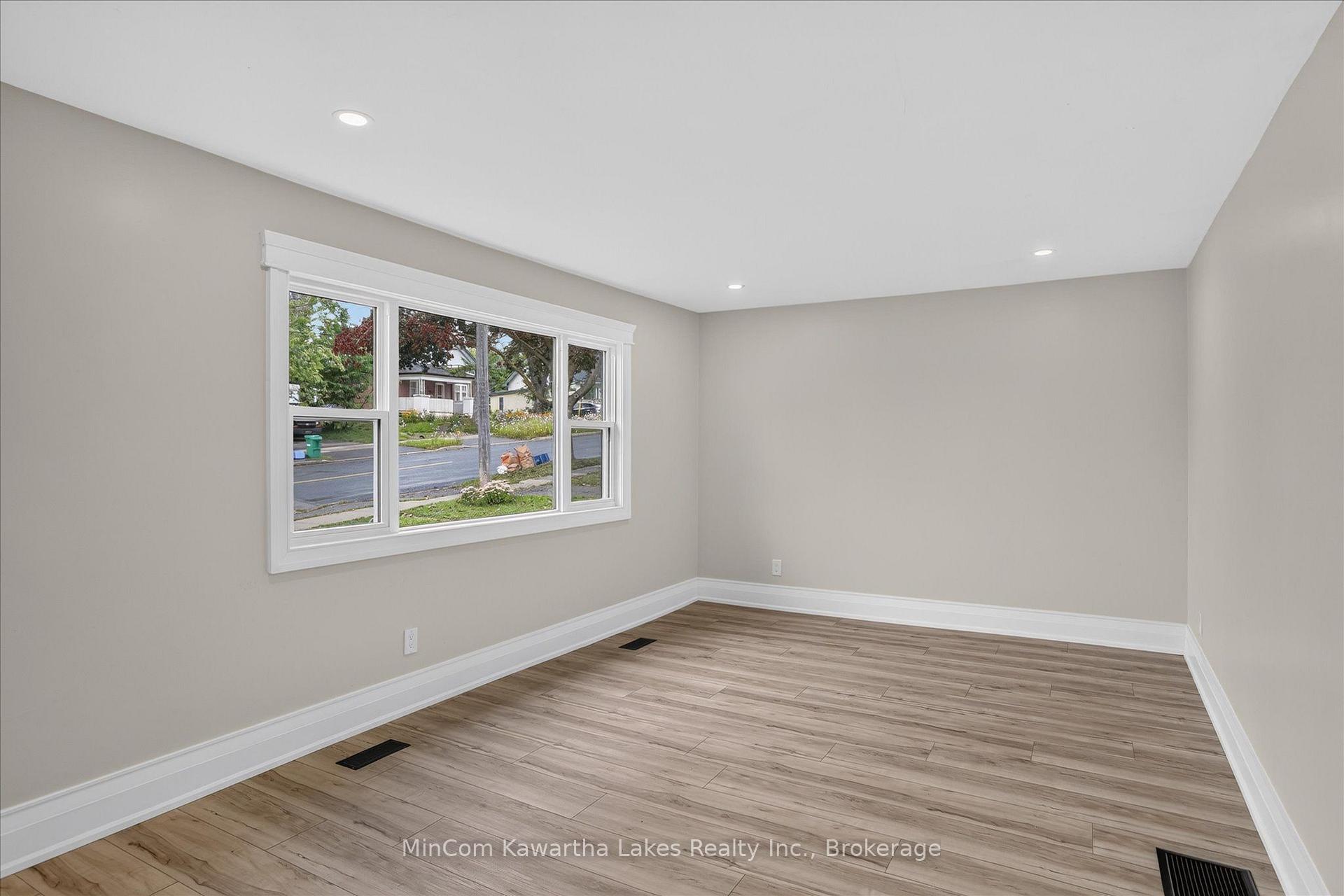 Photo 9 of 1028 Western Avenue, Peterborough, Otonabee Ward 1 — HOMEH