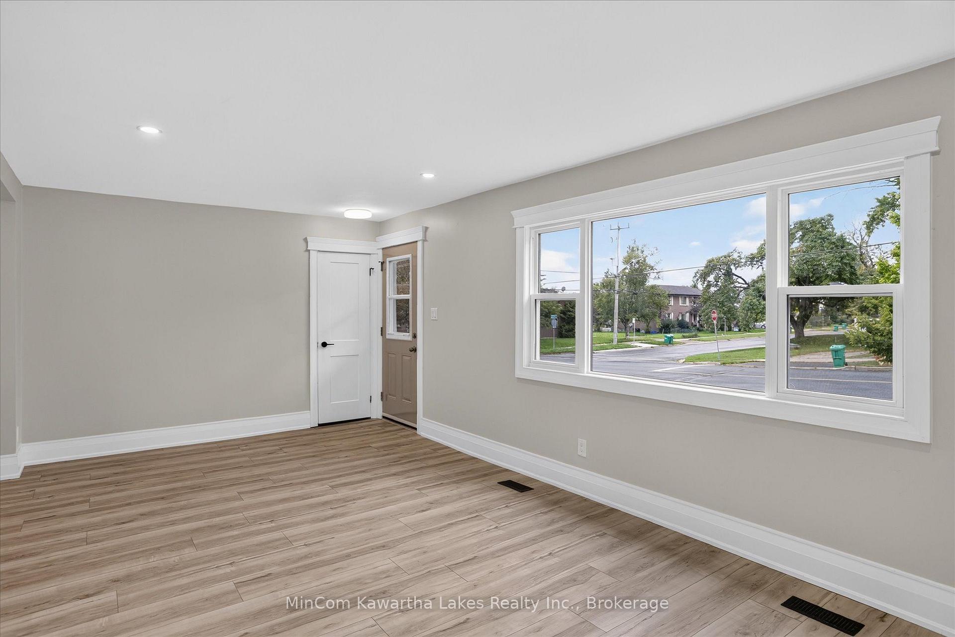Photo 11 of 1028 Western Avenue, Peterborough, Otonabee Ward 1 — HOMEH