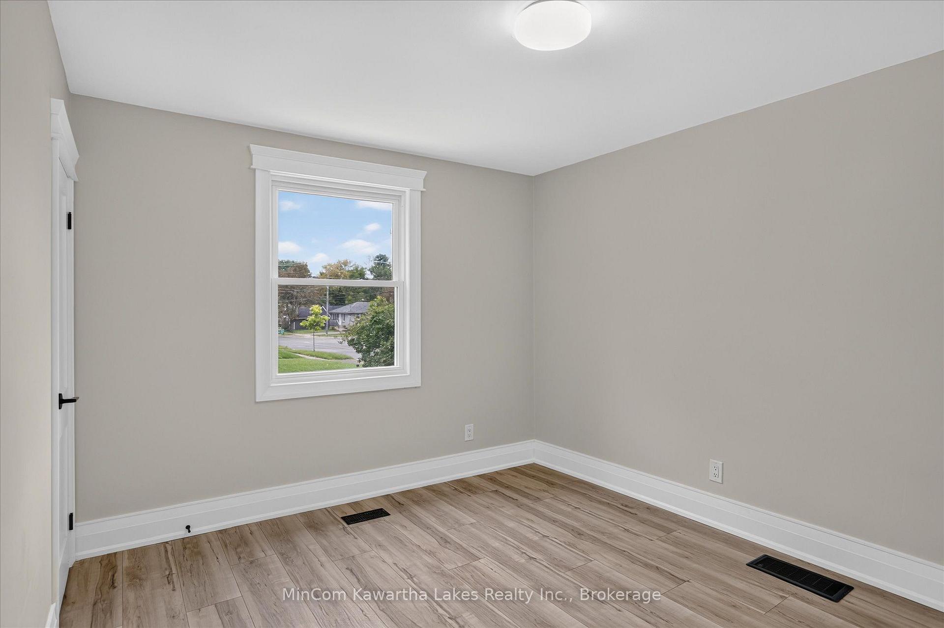 Photo 23 of 1028 Western Avenue, Peterborough, Otonabee Ward 1 — HOMEH