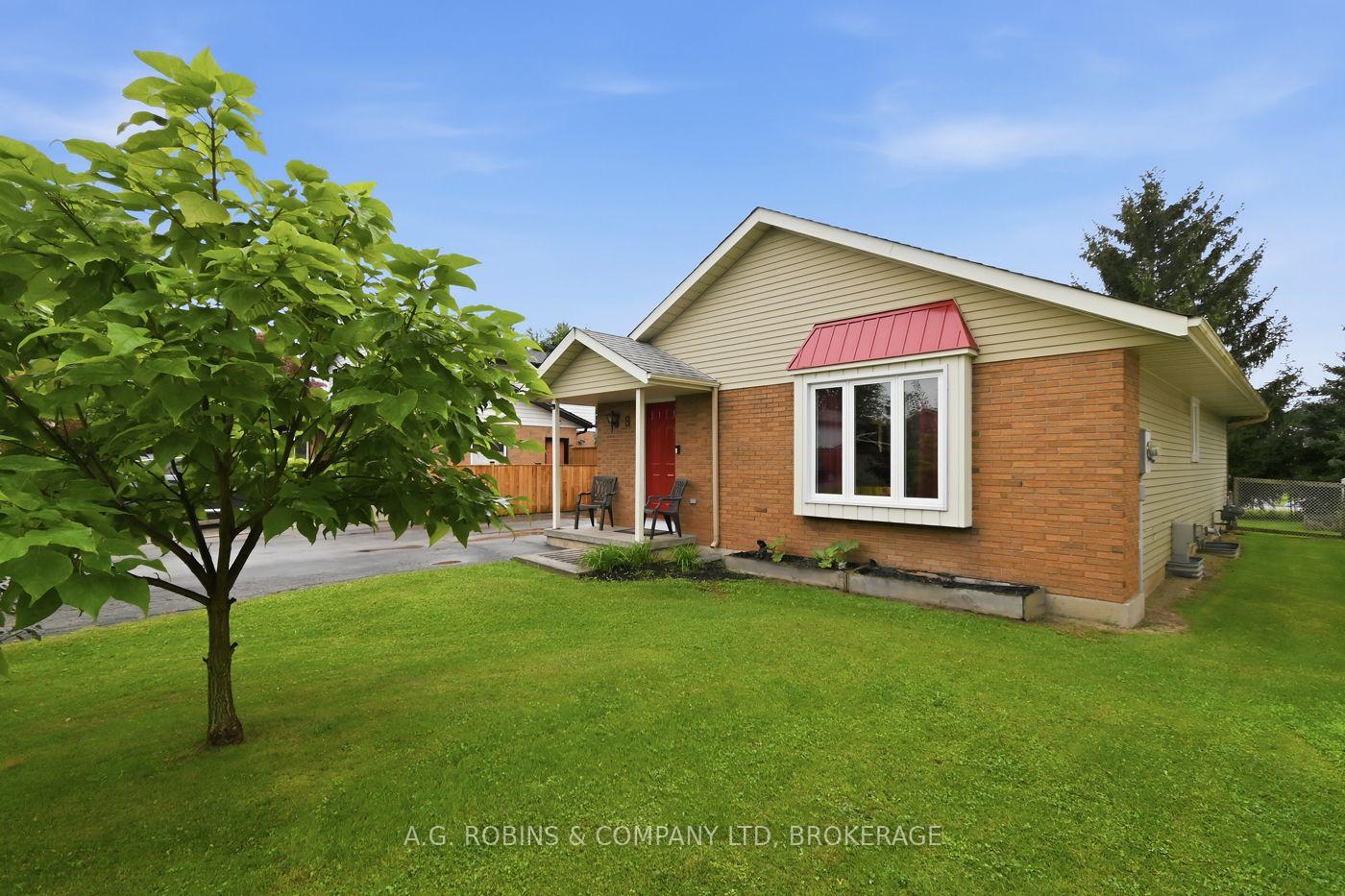 Photo 4 of 8 Abbott Lane, Haldimand — HOMEH