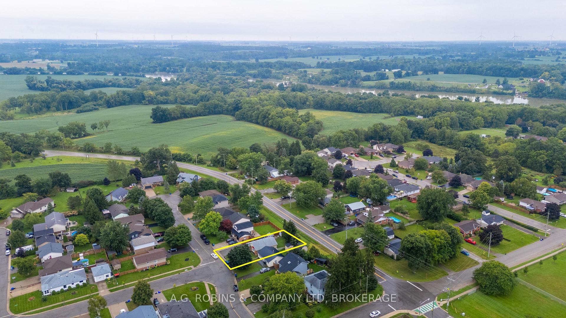 Photo 40 of 8 Abbott Lane, Haldimand — HOMEH
