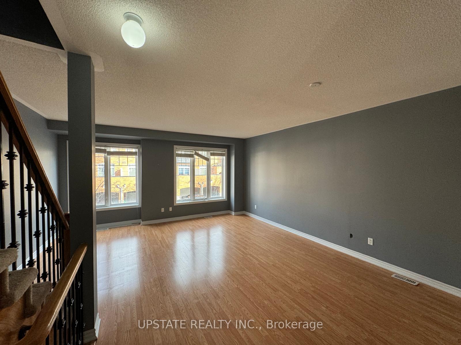 Photo 3 of 29 Magdalene Crescent, Brampton, Heart Lake East — HOMEH