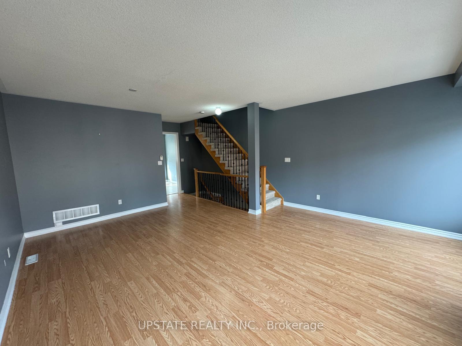 Photo 4 of 29 Magdalene Crescent, Brampton, Heart Lake East — HOMEH