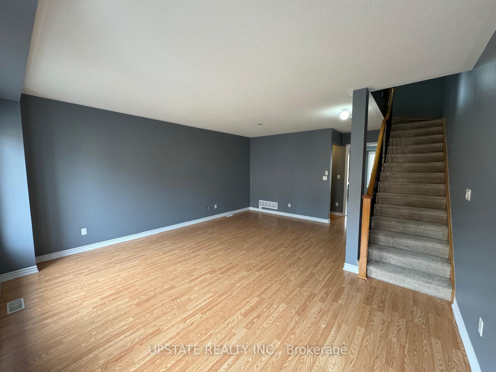 Photo 5 of 29 Magdalene Crescent, Brampton, Heart Lake East — HOMEH