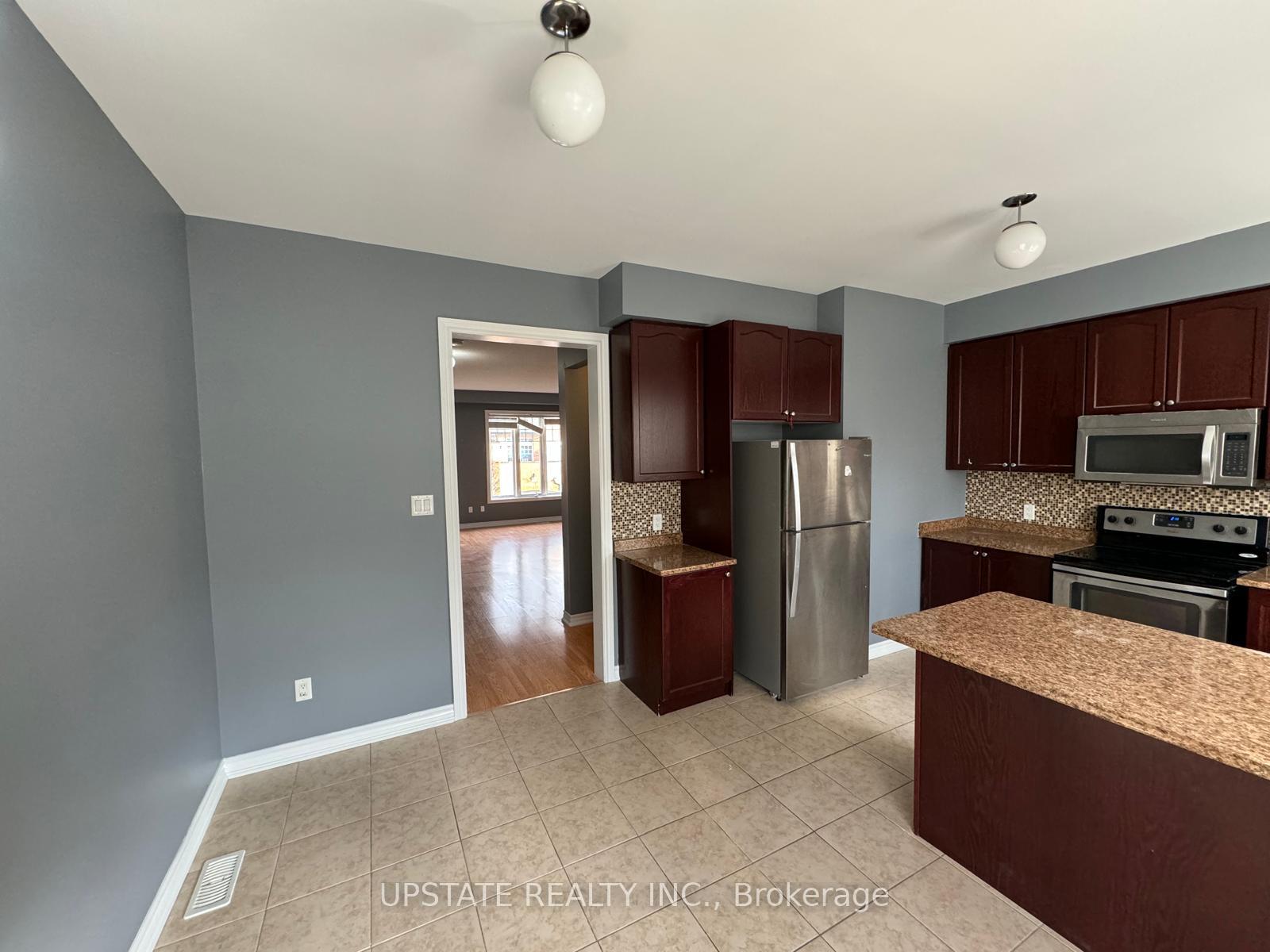 Photo 10 of 29 Magdalene Crescent, Brampton, Heart Lake East — HOMEH