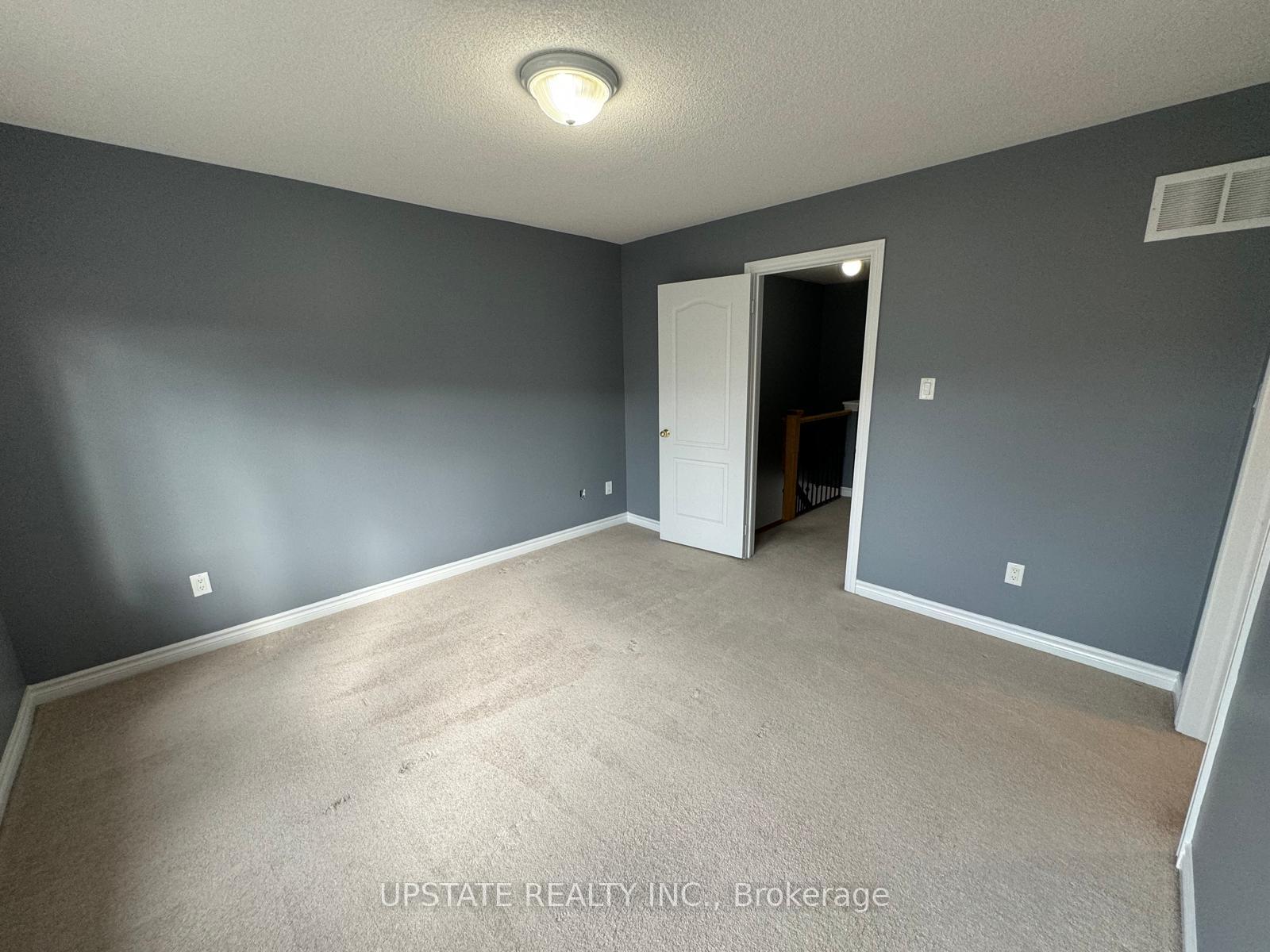 Photo 14 of 29 Magdalene Crescent, Brampton, Heart Lake East — HOMEH