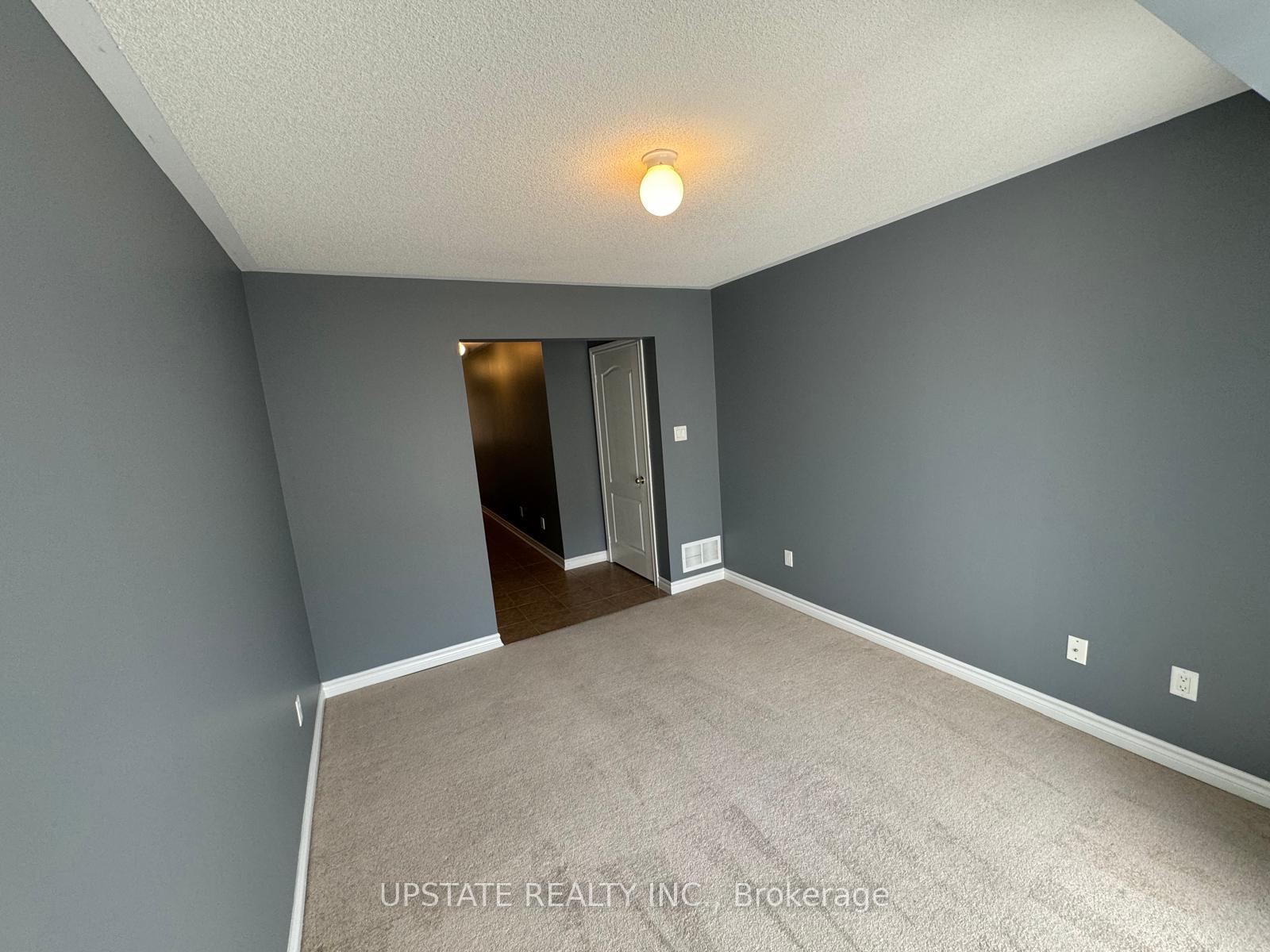 Photo 15 of 29 Magdalene Crescent, Brampton, Heart Lake East — HOMEH