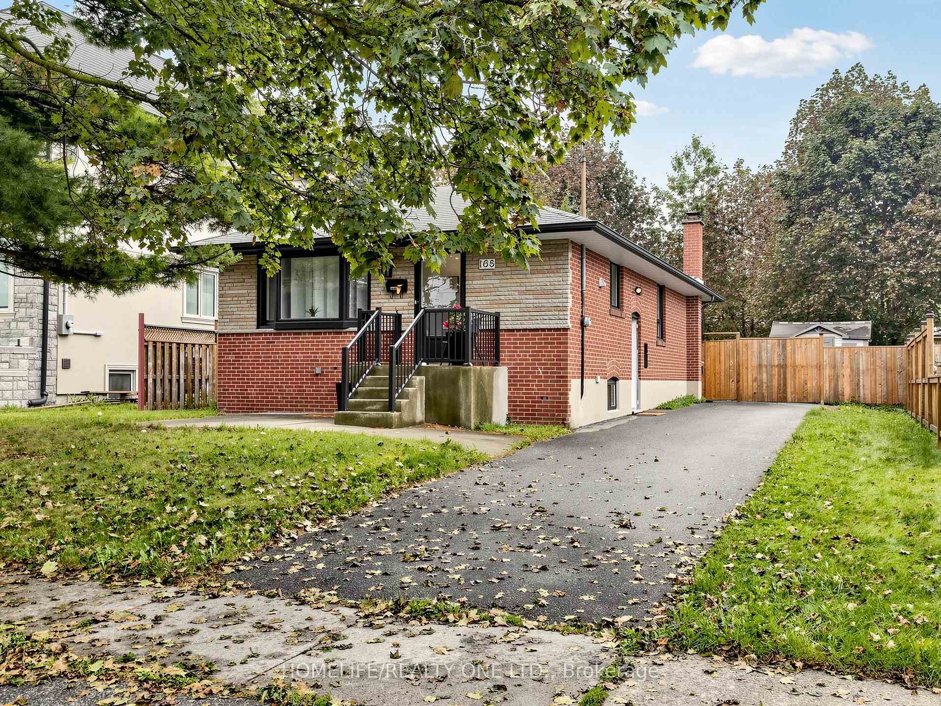Photo 3 of 168 Wincott Drive, Etobicoke, Willowridge-Martingrove-Richview — HOMEH