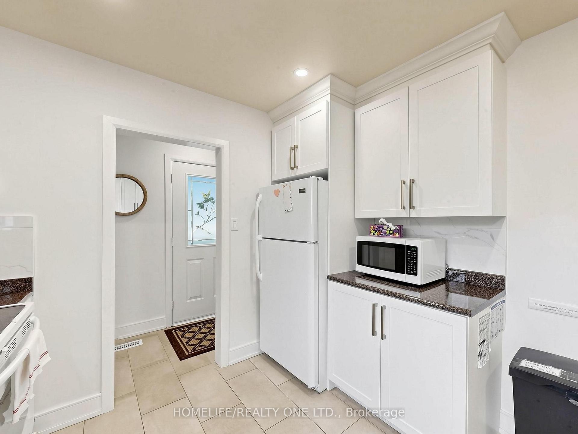 Photo 13 of 168 Wincott Drive, Etobicoke, Willowridge-Martingrove-Richview — HOMEH