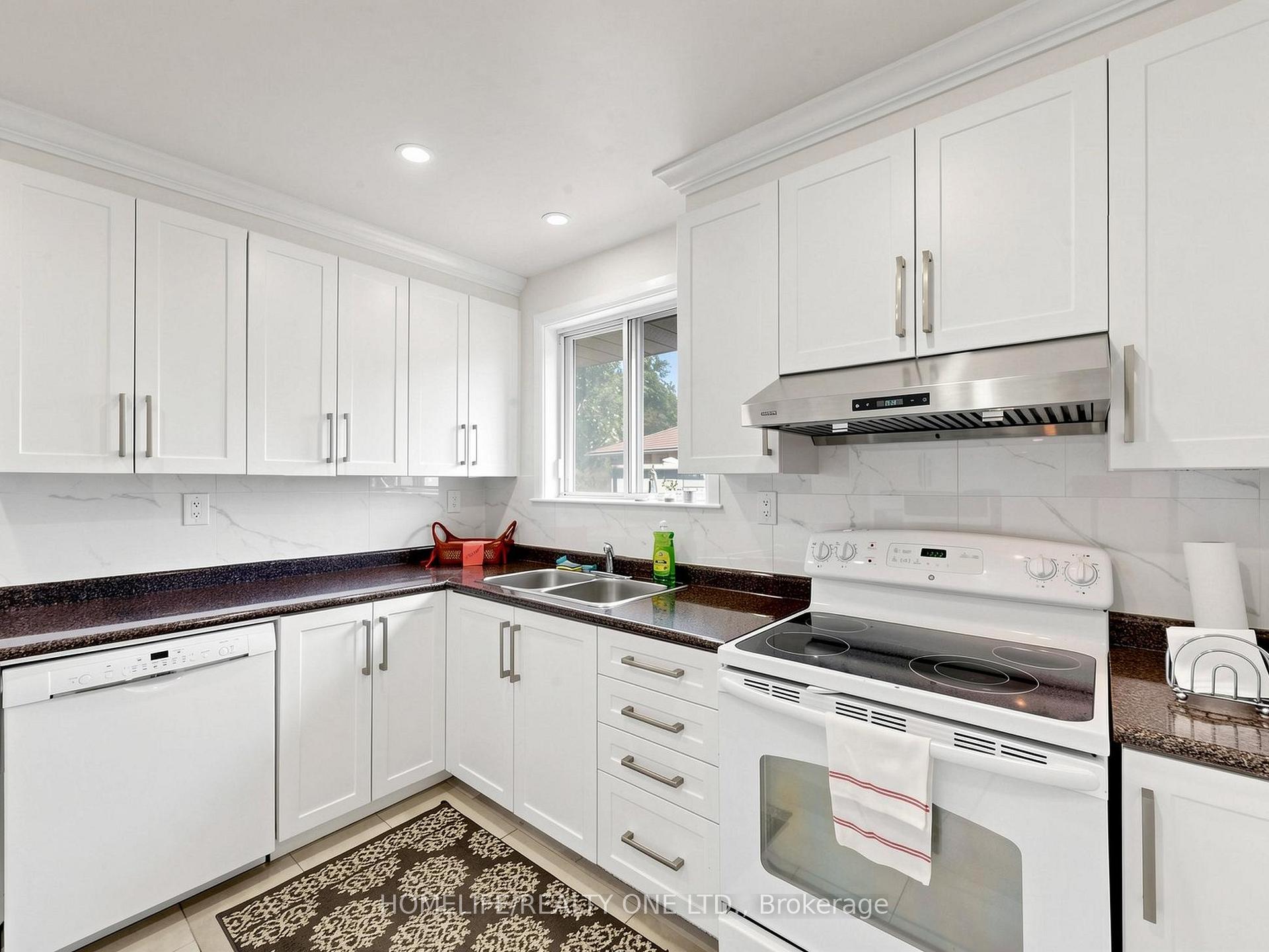 Photo 14 of 168 Wincott Drive, Etobicoke, Willowridge-Martingrove-Richview — HOMEH